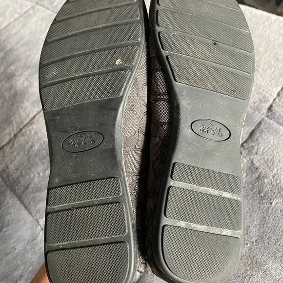 Shoes - Picture 4 of 5